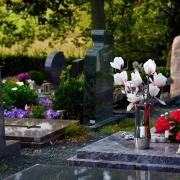 Death notices and funeral announcements from the Midweek Herald